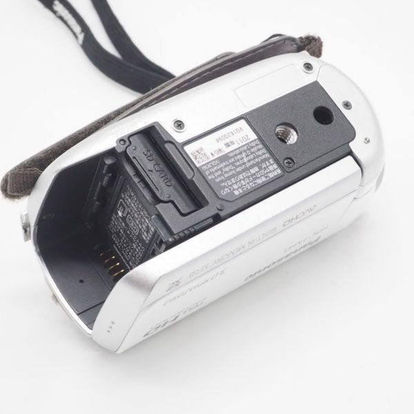 ■極上品■ PANASONIC パナソニック デジタルハイビジョンビデオカメラ TM45 クリアホワイト HDC-TM45-W 元箱・説明書付きの画像3