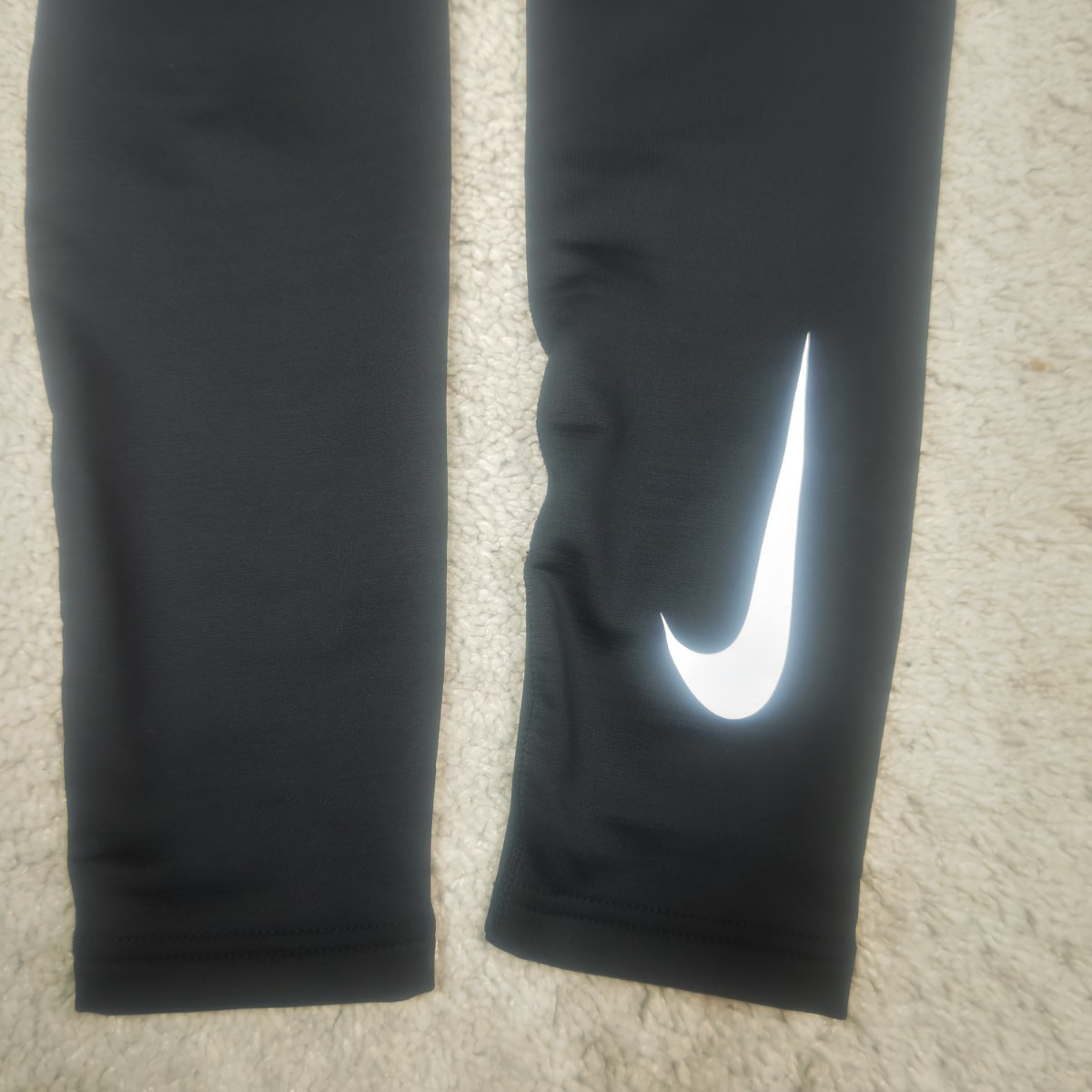 【送料無料】【未使用】NIKEPRO ナイキプロ ロゴ入り コンプレッションタイツ スポーツタイツ 黒 ブラック Lサイズ 裏起毛 _画像3