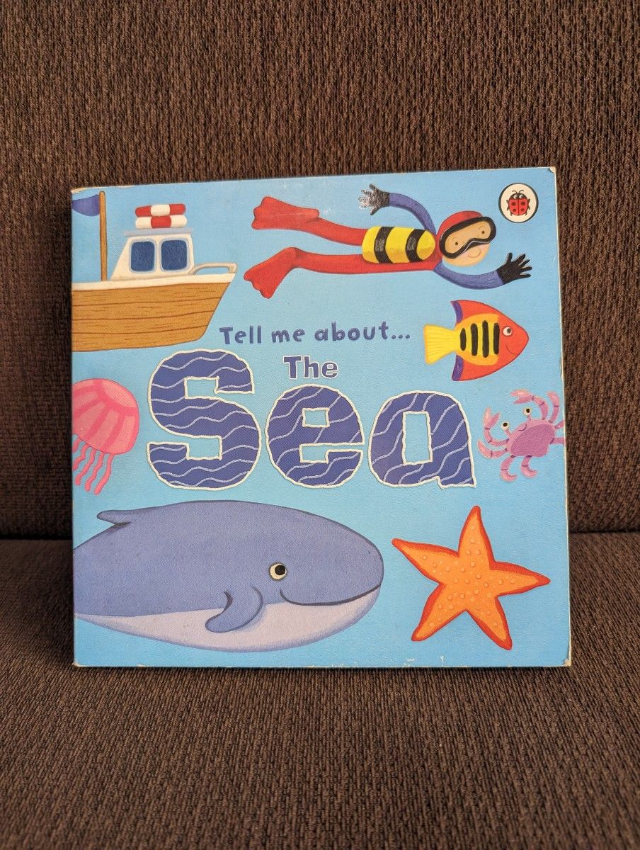 英語絵本　Tell me about the sea