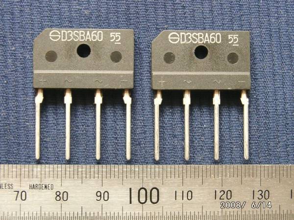 ４個組　送料込　新電元製　ＳＩ（シングルインライン）型　６００Ｖ　４Ａ　ブリッジダイオード　Ｄ３ＳＢＡ６０　未使用新品_２個部分の画像例です。