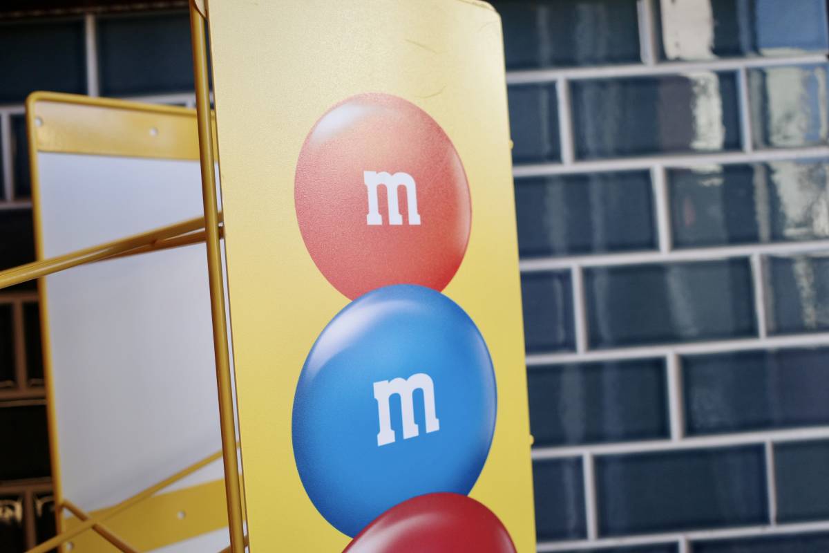 未使用品　M＆M's　エムアンドエムズ　卓上ラック　店舗什器　棚　ストアディスプレイ　アメリカ　インテリア　アドキャラ　チョコレート