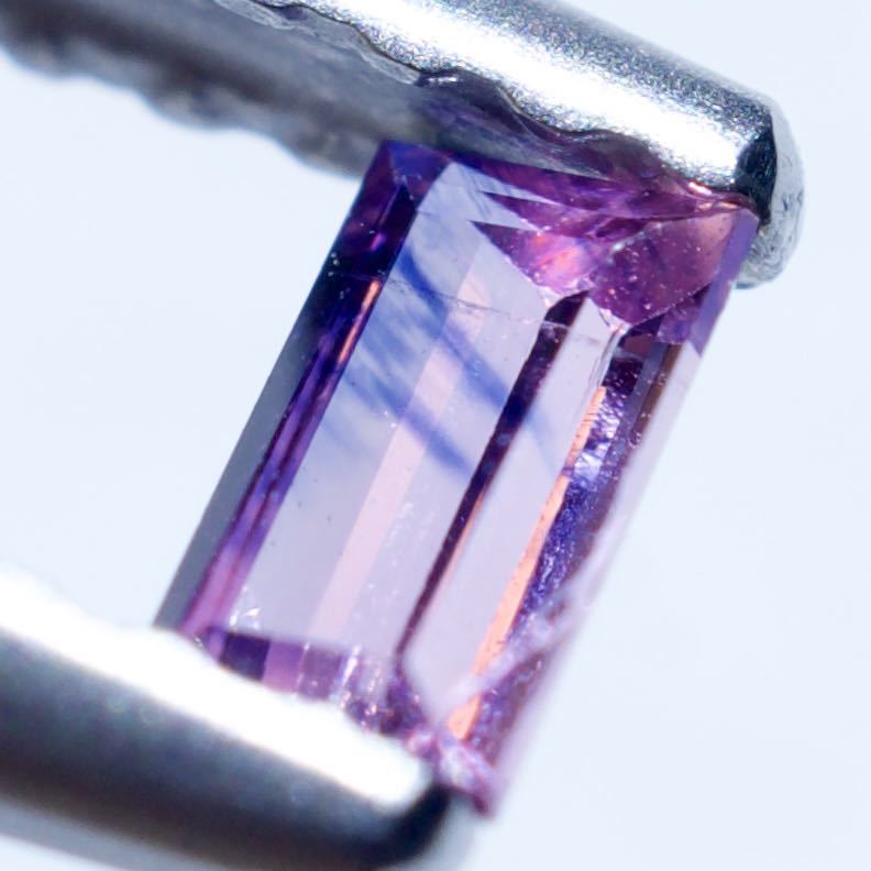 天然バイカラーサファイア/ルース/重さ0.15ct/サイズ縦3.8㎜ x横2.4㎜ x高1.6㎜/天然サファイア/天然コランダム/天然石