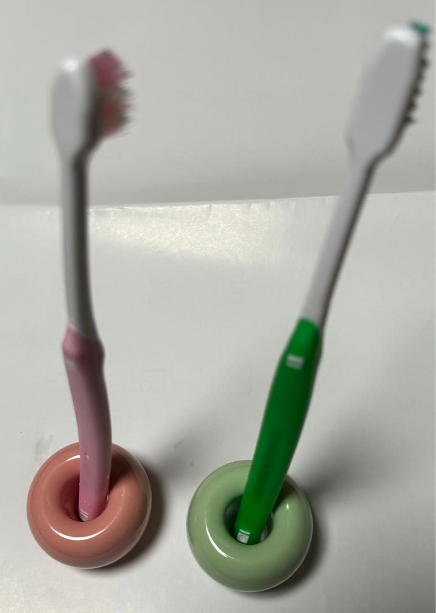 セラミック歯ブラシホルダー　ピンクとモスグリーンの2個セット