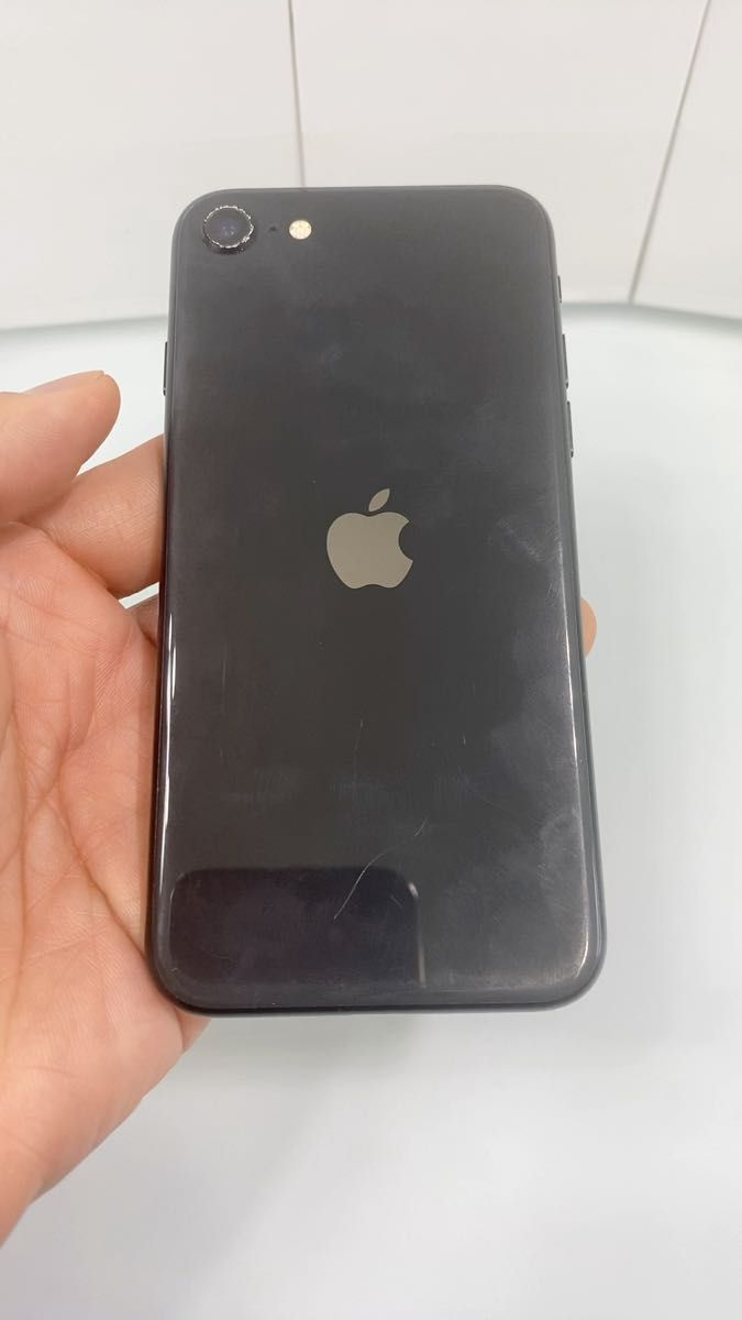 iPhone SE 2 64GB ブラック Apple SIMフリー
