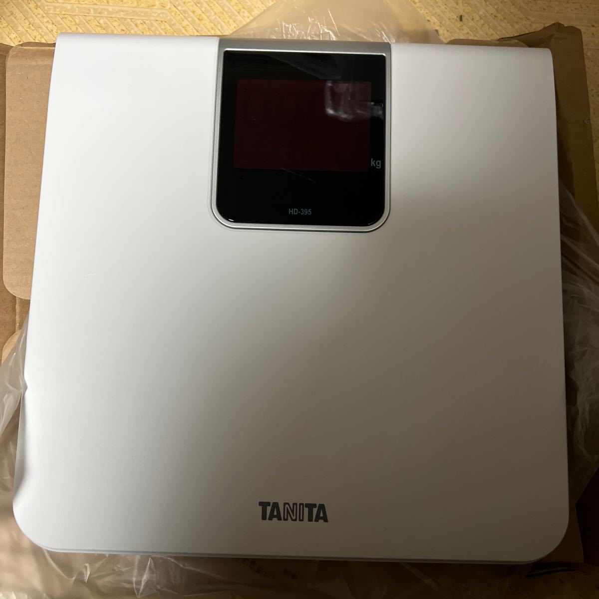 TANITA ...  вес  итого    цифровая ... измеритель  HD395  белый   подержанный товар 