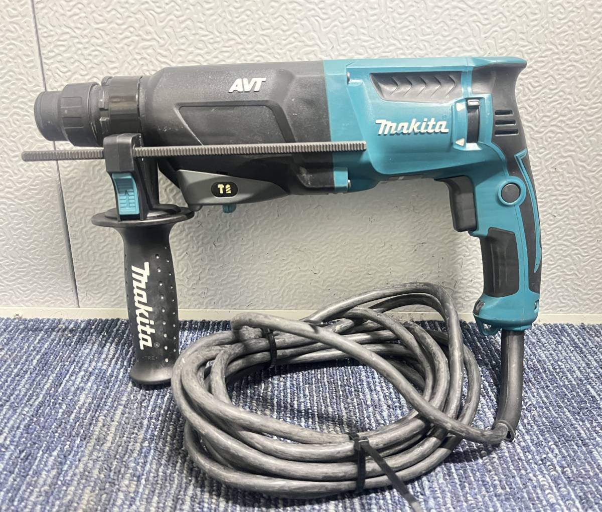 【美品】makita マキタ 100V 26mm ハンマドリル HR2601F 集じんカップ付き SDSプラスシャンク 穴あけ 穿孔 ハンマードリル 1695_画像3