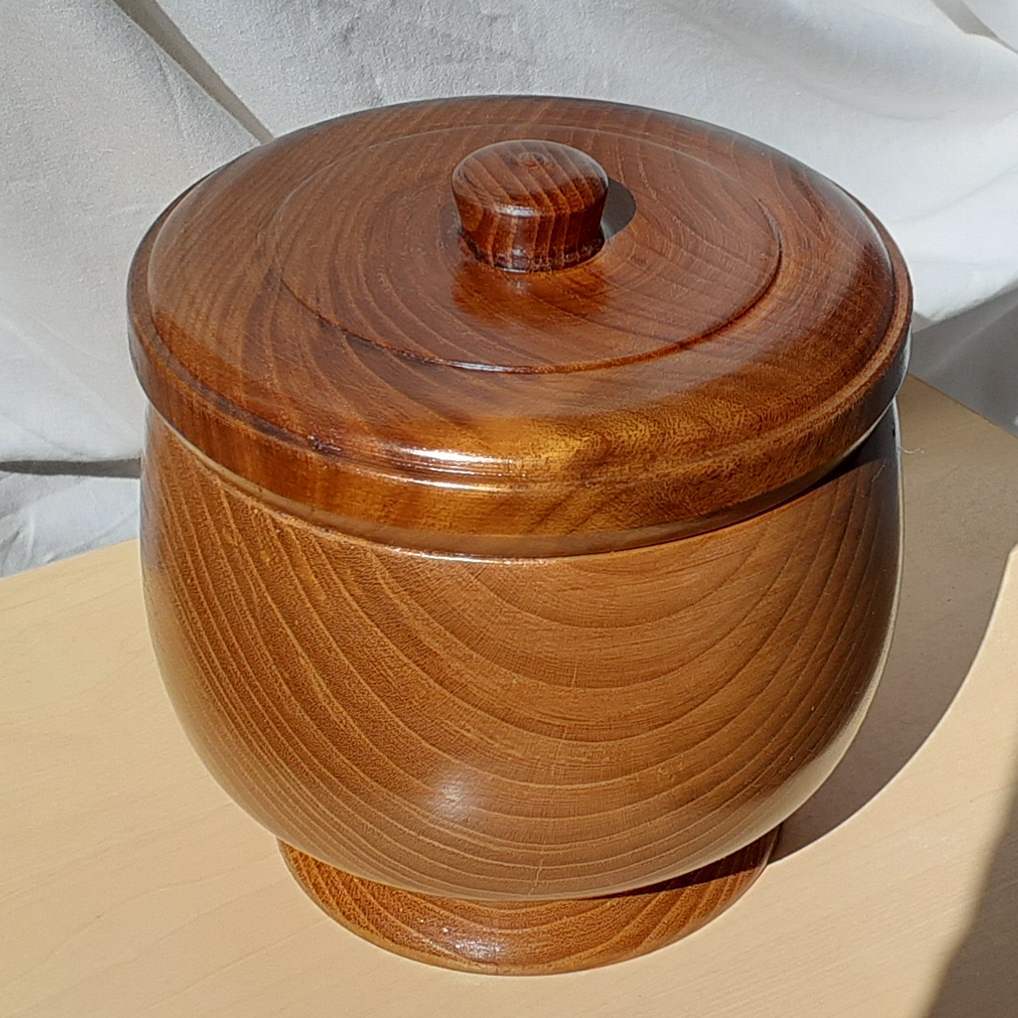 小物入れ 桑(クワ) 幅14.1cm 高15.2cm フタ付き 丸みのある形 手作り 木製 超銘木