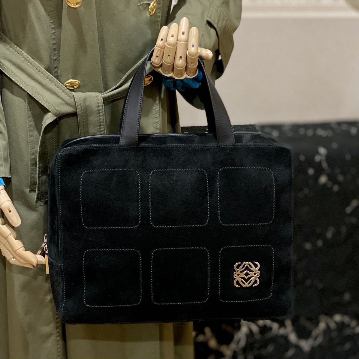 希少モデル 良品 LOEWE スクエアステッチ ハンドバッグアナグラム スエード×レザー ミニボストン型 ロエベ_画像1