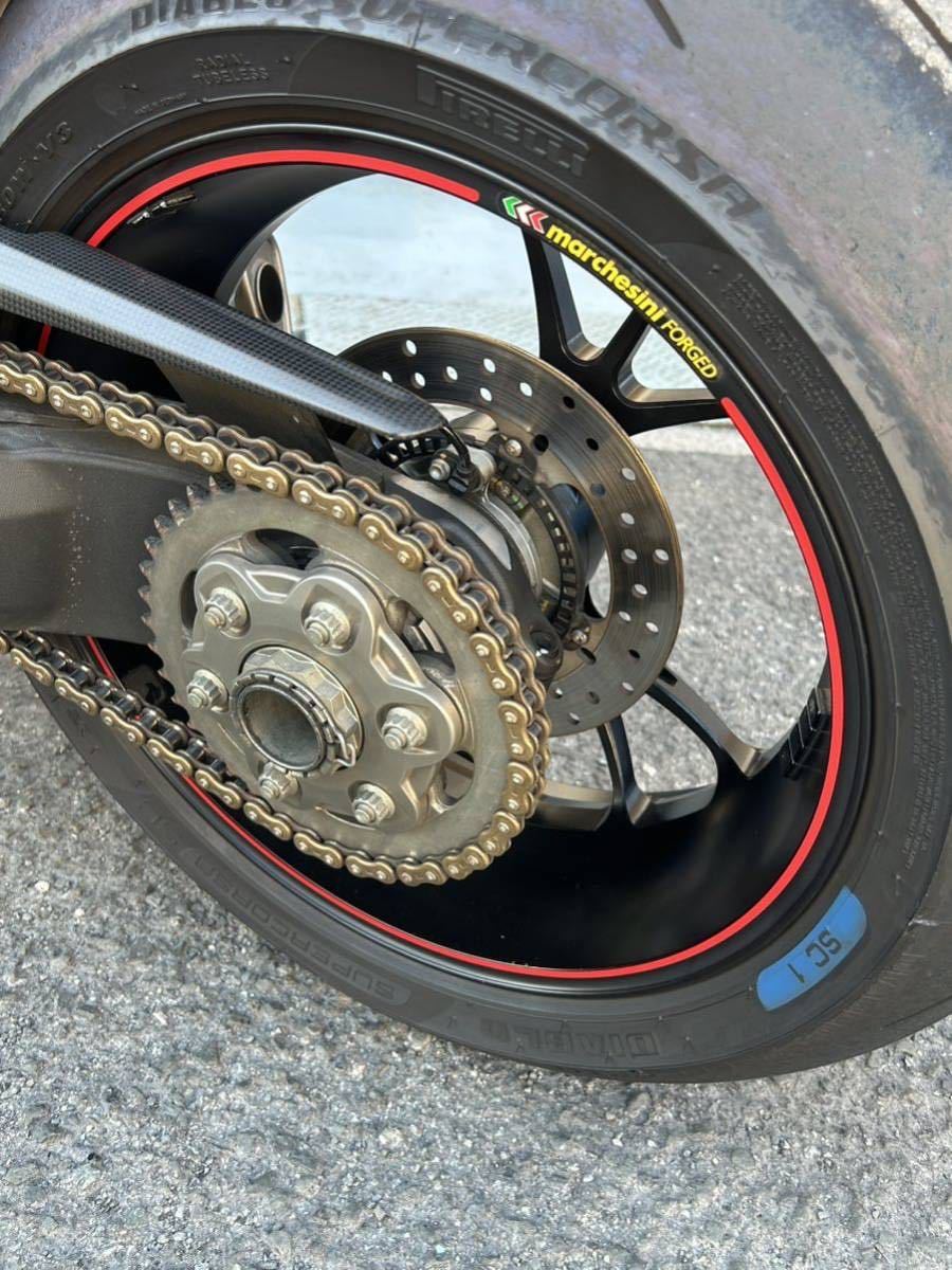 PANIGALE V4 S 新車ワンオーナーガレージ保管車　ドゥカティカスタム車　アクラボマフラー　カスタムフルラッピング_画像4