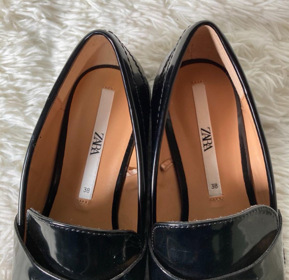 アパレル】 極美品 ZARA ザラ タッセルローファー エナメル 黒 アパレル】 極美品 ZARA ザラ タッセルローファー エナメル 黒