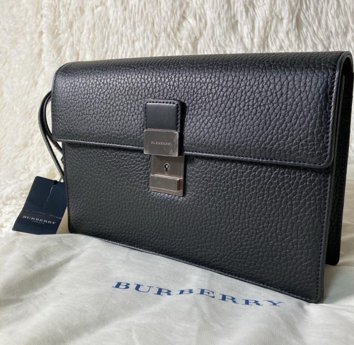アパレル】 未使用品 BURBERRY バーバリー セカンドバッグ シボ アパレル】 未使用品 BURBERRY バーバリー セカンドバッグ シボ