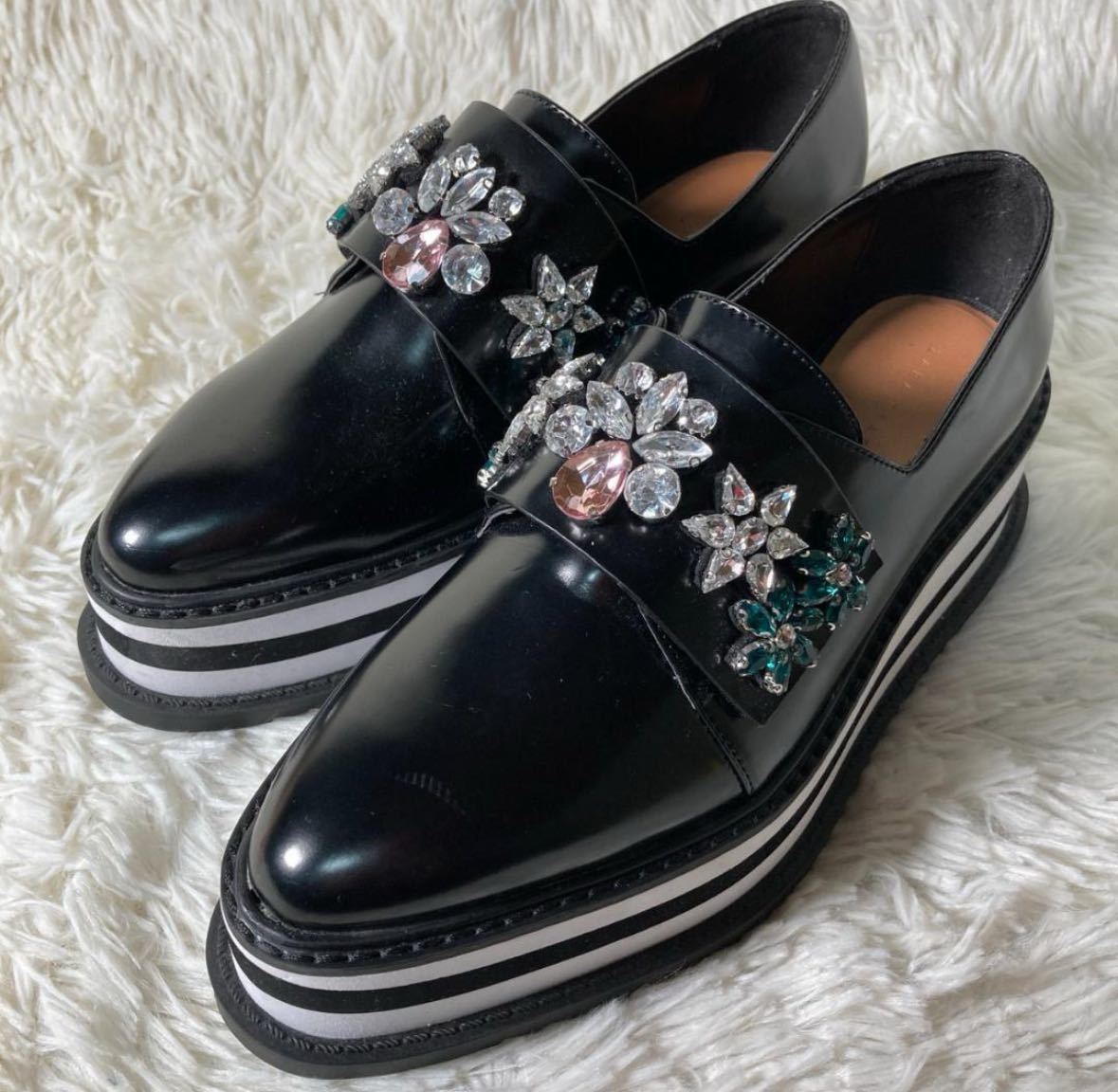 アパレル】 極美品 ZARA ザラ 厚底 ビジュー ローファー 黒 アパレル】 極美品 ZARA ザラ 厚底 ビジュー ローファー 黒