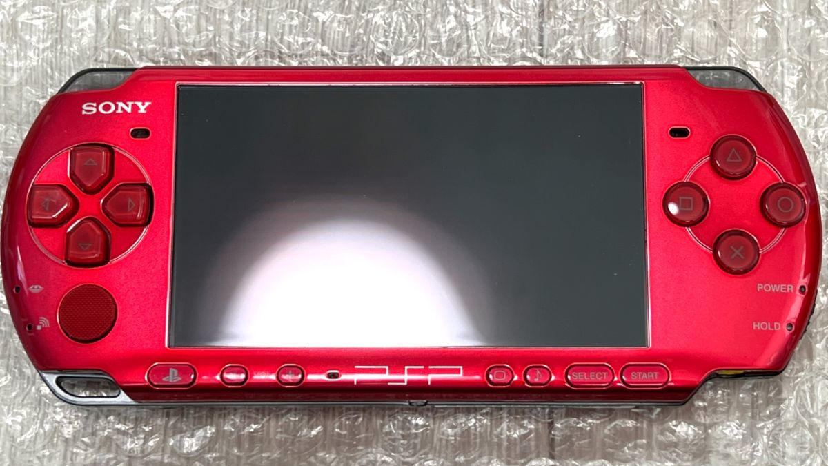 〈準美品・画面無傷・動作確認済み・最終型〉PSP-3000 本体 ラディアントレッド ＋メモリースティック 4GB PlayStation Portable 薄型_画像2
