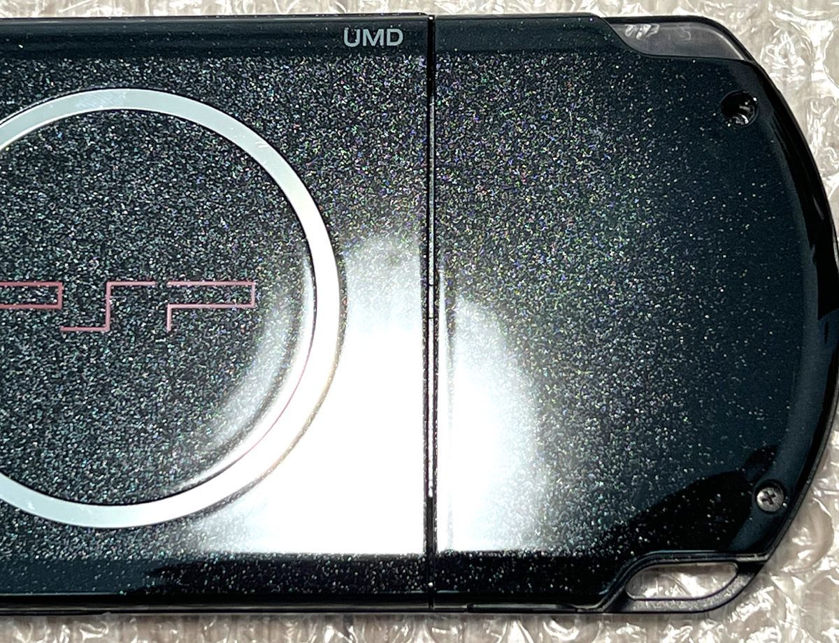 〈美品・動作確認済み・最終型〉PSP-3000 本体 レッド/ブラック ポーチ メモリースティック PlayStation Portable 薄型 バリューパック_画像6