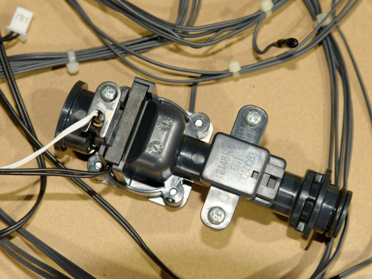 ダイキン 貯湯ユニット TUSN37SFV(2016年製) 基板 電磁弁 ポンプ等一式 動作正常 修理用に エコキュート部品_画像7