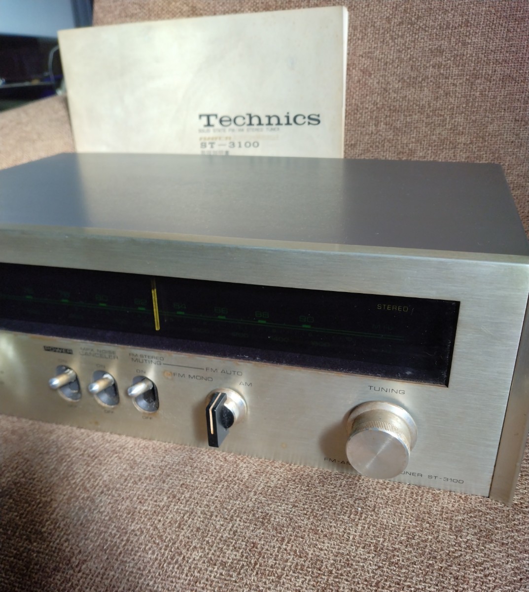 K84【稀少!!】Technics 《ST-3100》 取説付!! ナショナルテクニクス SOLID STATE FM/AM STEREO TUNER ステレオチューナー 通電のみ確認済 の画像4