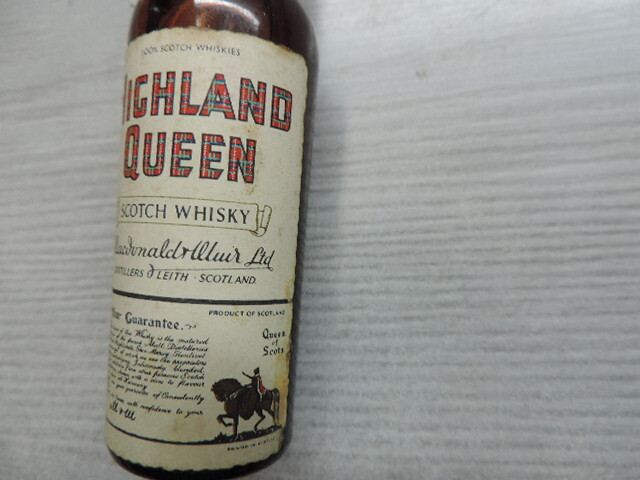 ★ＨＩＣＨＬＡＮＤ　　ＱＵＥＥＮ★　　スコッチウイスキー　　ミニボトル・古酒_画像3