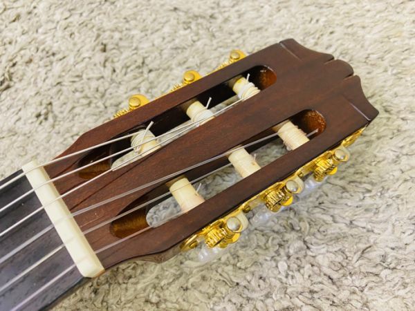 YAMAHA CG-130A / ヤマハ クラシックギター ハードケース付き♪_画像4
