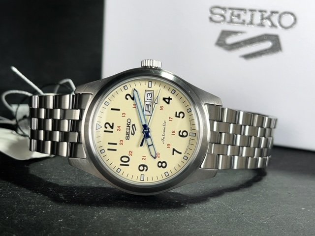 110周年記念 限定モデル 新品 腕時計 SEIKO セイコー セイコー5 スポーツ フィールド スポーツスタイル 自動巻き メカニカル SBSA241_画像7