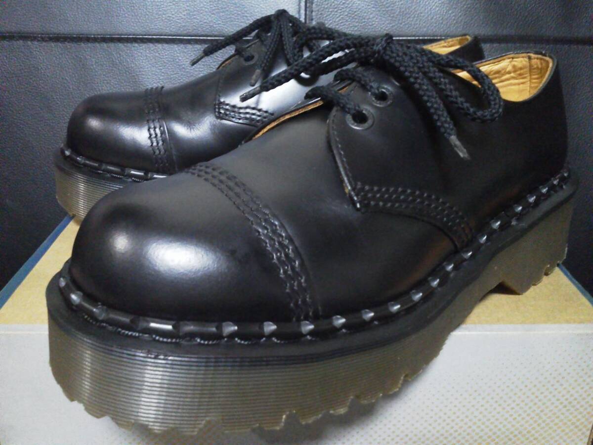 激レア】Dr Martens 英国製 クレイジーボム UK8 厚底 3ホール 黒 激レア】Dr Martens 英国製 クレイジーボム UK8 厚底 3ホール 黒