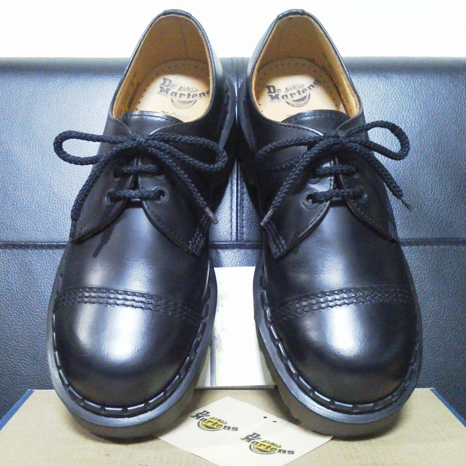 激レア】Dr Martens 英国製 クレイジーボム UK8 厚底 3ホール 黒 激レア】Dr Martens 英国製 クレイジーボム UK8 厚底 3ホール 黒