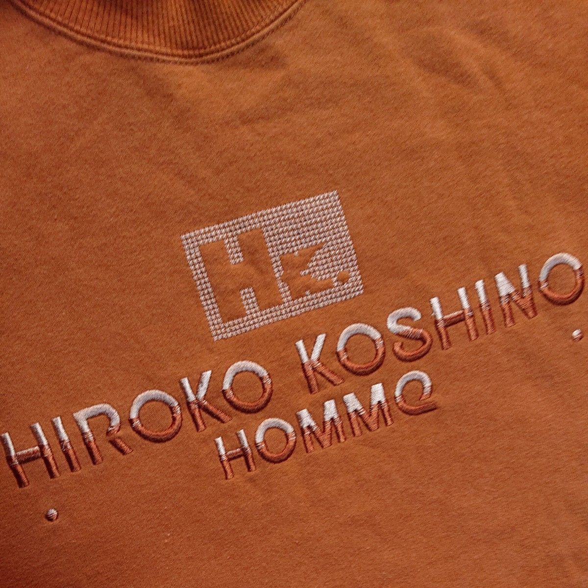 size M HIROKO KOSHINO トレーナー ロゴ刺繍
