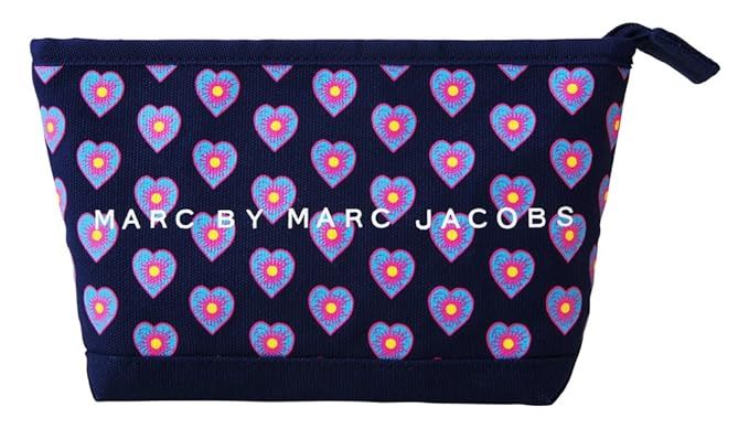 MARC BY MARC JACOBS□ポーチ&タオルに、スマイルモチーフのハンドミラーの豪華3点■マーク BY マーク ジェイコブスのブランドムック第3弾_参考画像