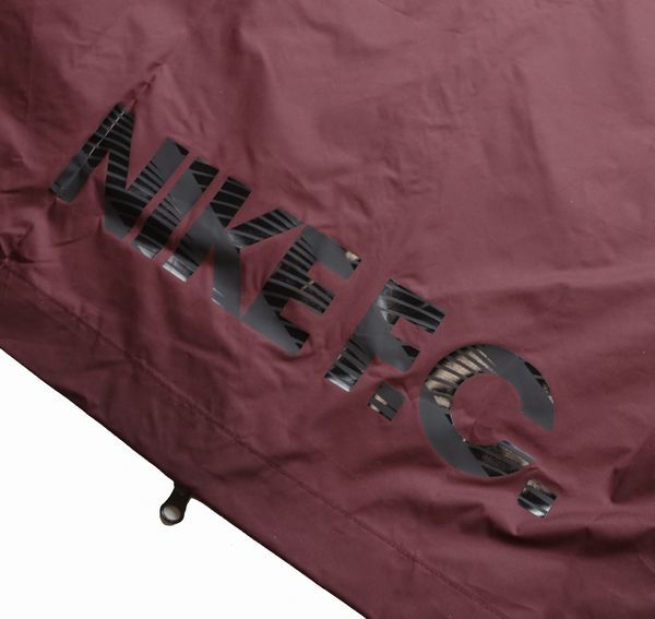 新品 Ｍサイズ 秋冬 NIKE F.C. Storm-FIT 防風 防水 ナイキ フーディ レインウェア ジャケット メンズ ジャケット 定価15,400円_画像10