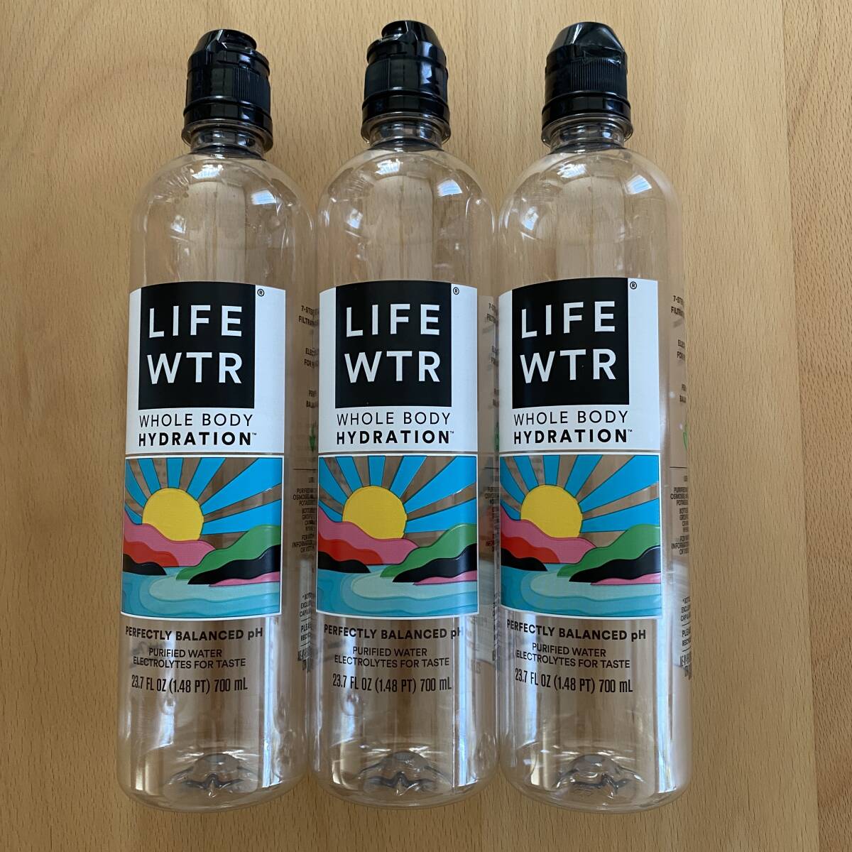 日本未発売 未使用 Life wtr ライフウォーター 700mL 3本セット 空ボトル_画像1