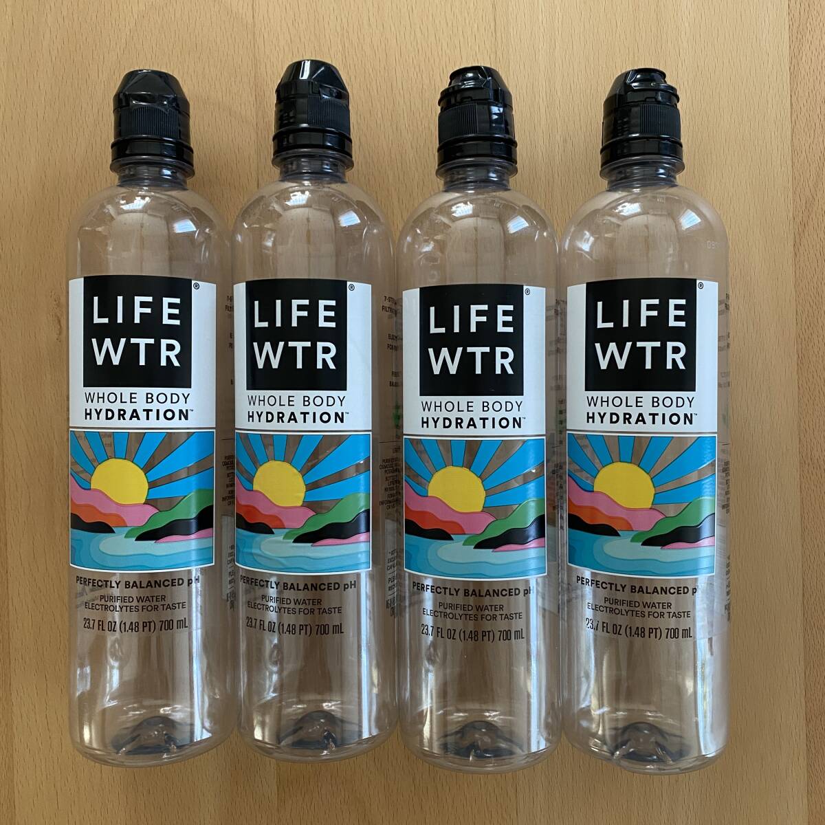 日本未発売 未使用 Life wtr ライフウォーター 700mL 4本セット 空ボトルの画像1