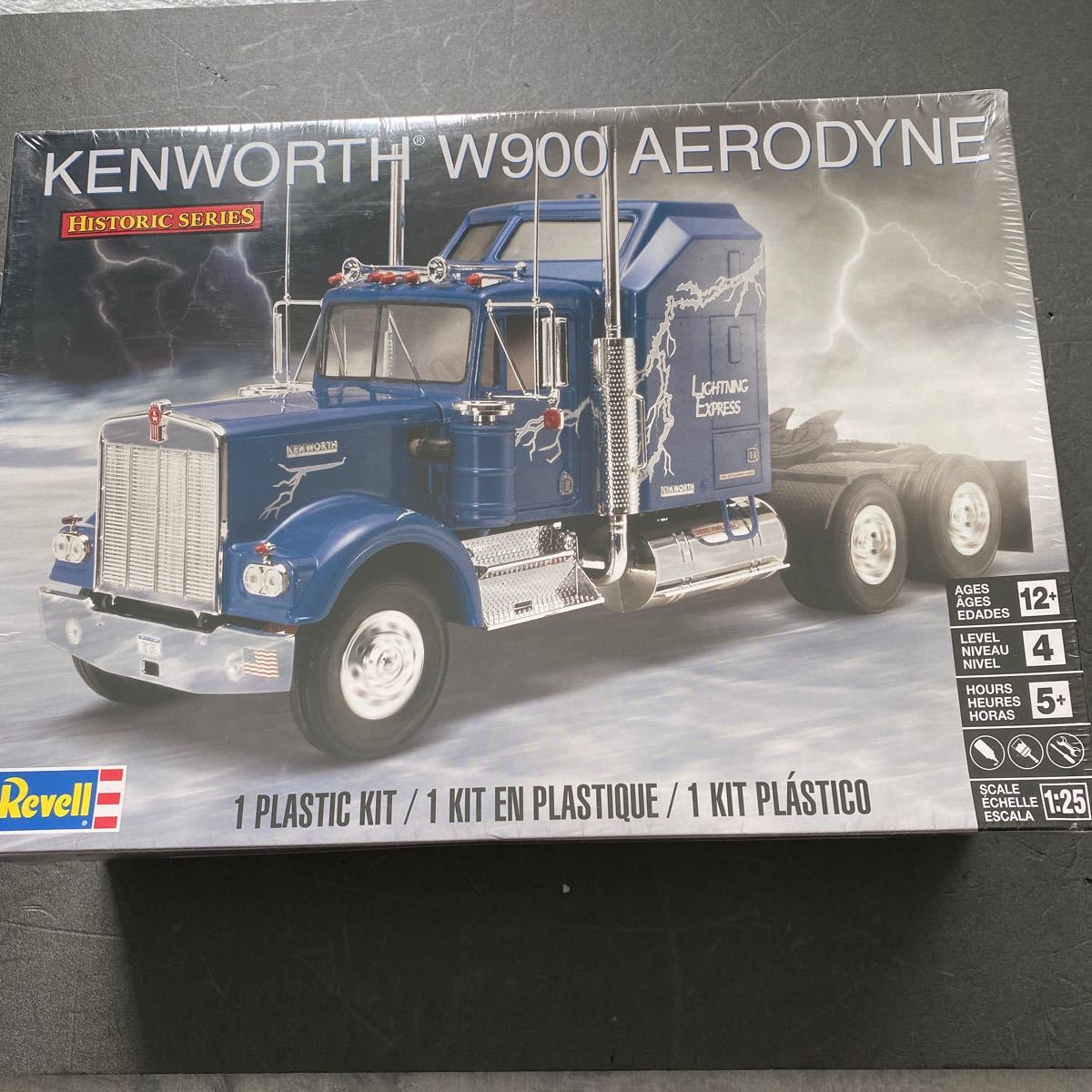 プラモデル 未組立 シュリンク包装未開封 米レベル KENWORTH W900 Aerodyne (1/25)の画像1