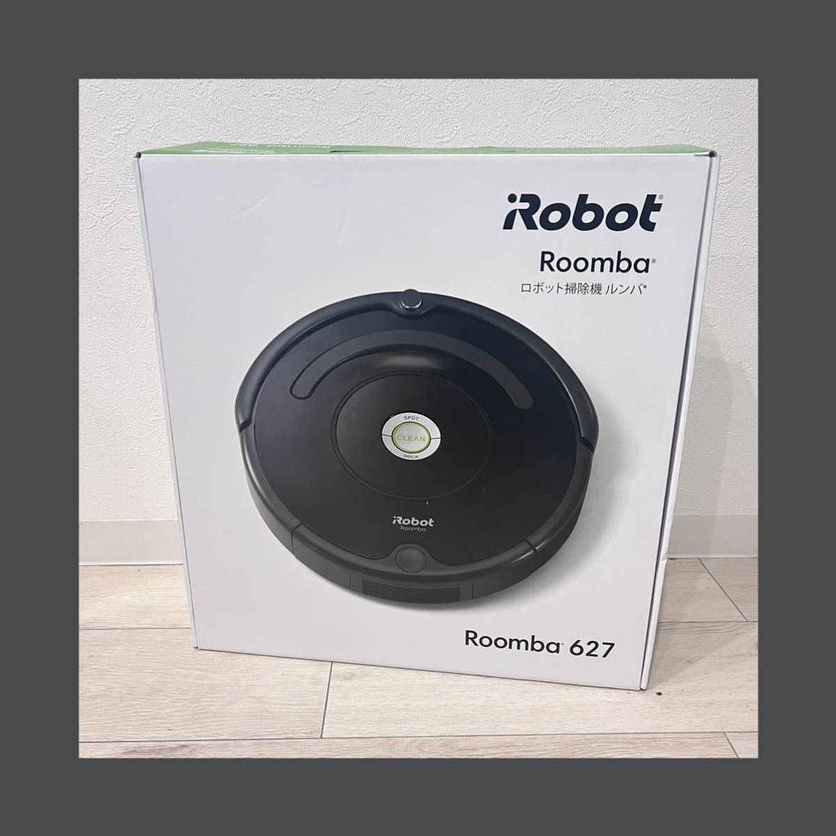 iRobot Roomba 627 black I robot roomba . cleaning robot 