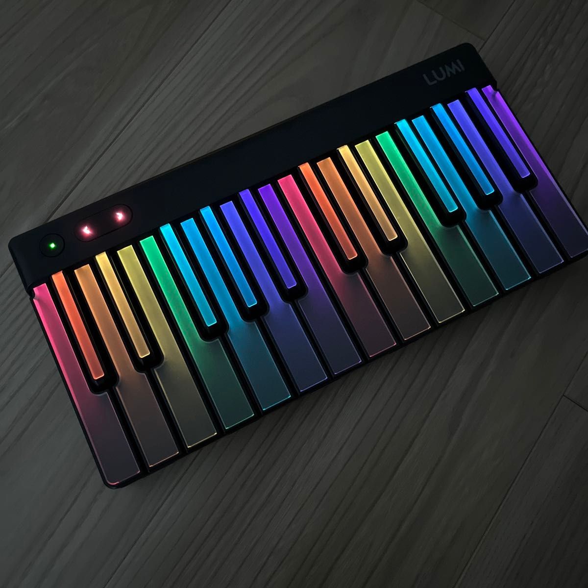 美品 ROLI Lumi Keys MIDIキーボード Bluetooth ワイヤレス 24鍵 美品 ROLI Lumi Keys MIDIキーボード Bluetooth ワイヤレス 24鍵