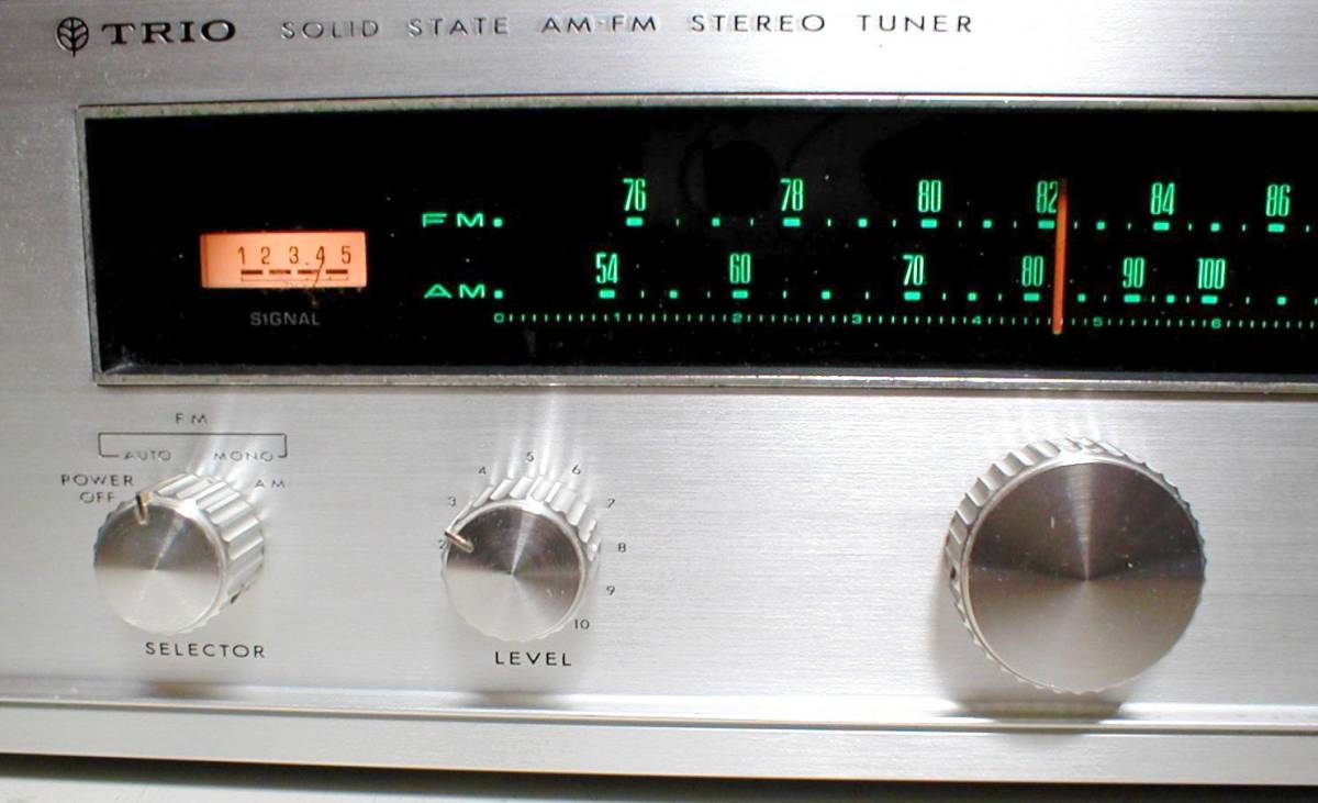 TRIO KT-5000 SideWood Solid State AM-FM Stereo Tuner チューニング・受信出力OK！ トリオ サイドウッド付き AM-FM アナログチューナー_画像2