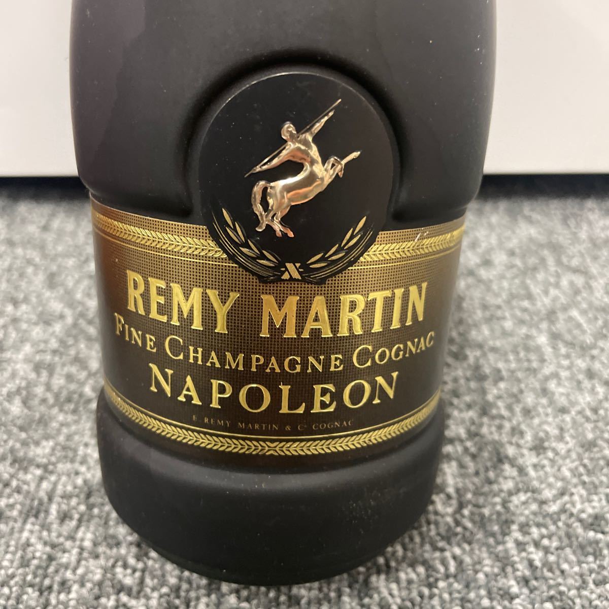 REMY MARTIN NAPOLEON レミーマルタン ナポレオン FINE CHAMPGNE COGNAC コニャック ブランデー 古酒 700ml 【a1723-y167】_画像3