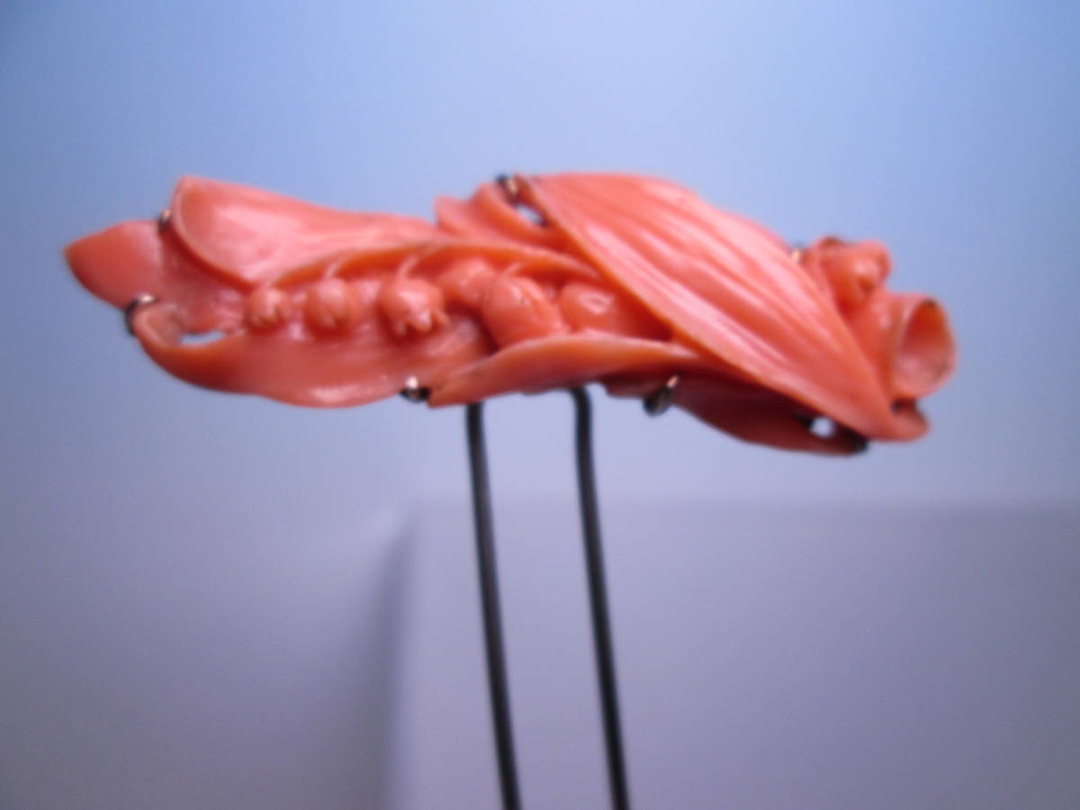 【江月】アンティーク・芝翫香 本珊瑚 可愛らしい鈴蘭彫刻のかんざし 8,24g 共ケース付