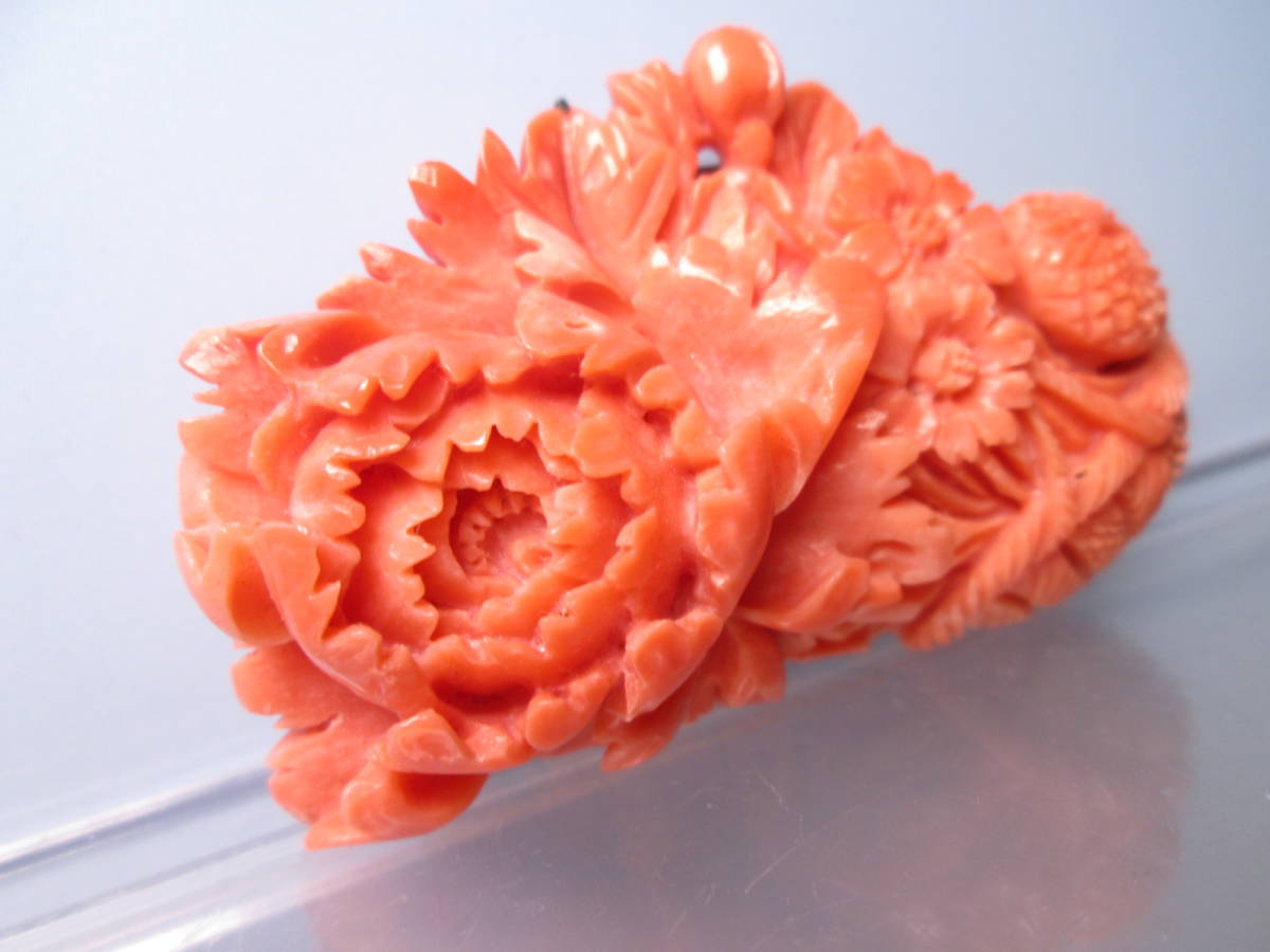【江月】アンティーク・本珊瑚 花籠に牡丹と菊花彫刻の帯留め 35,73g_画像6