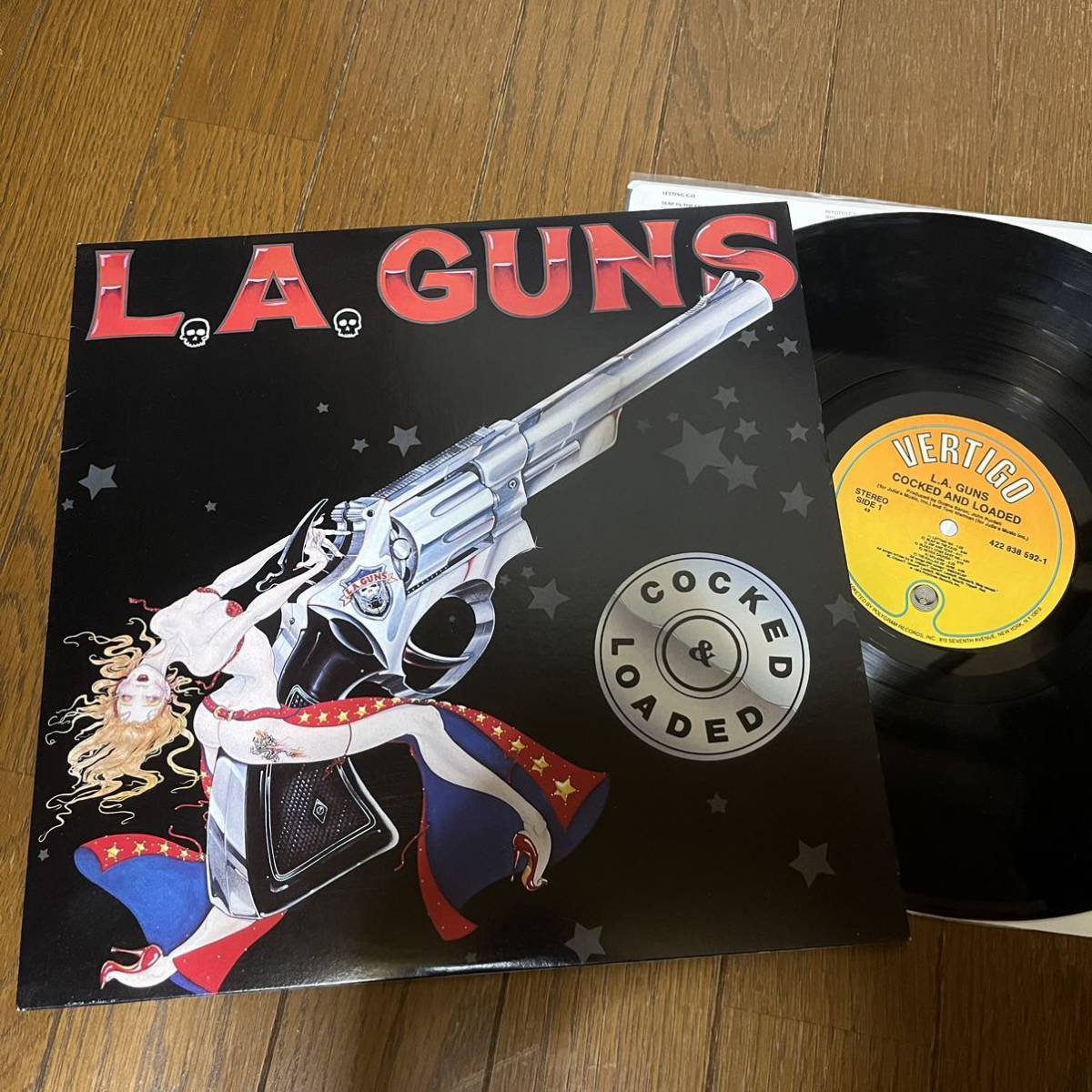 LA GUNS LPレコード　オマケ付き　　HARD ROCK HAVEY METAL ハードロック　ヘビーメタル_画像1