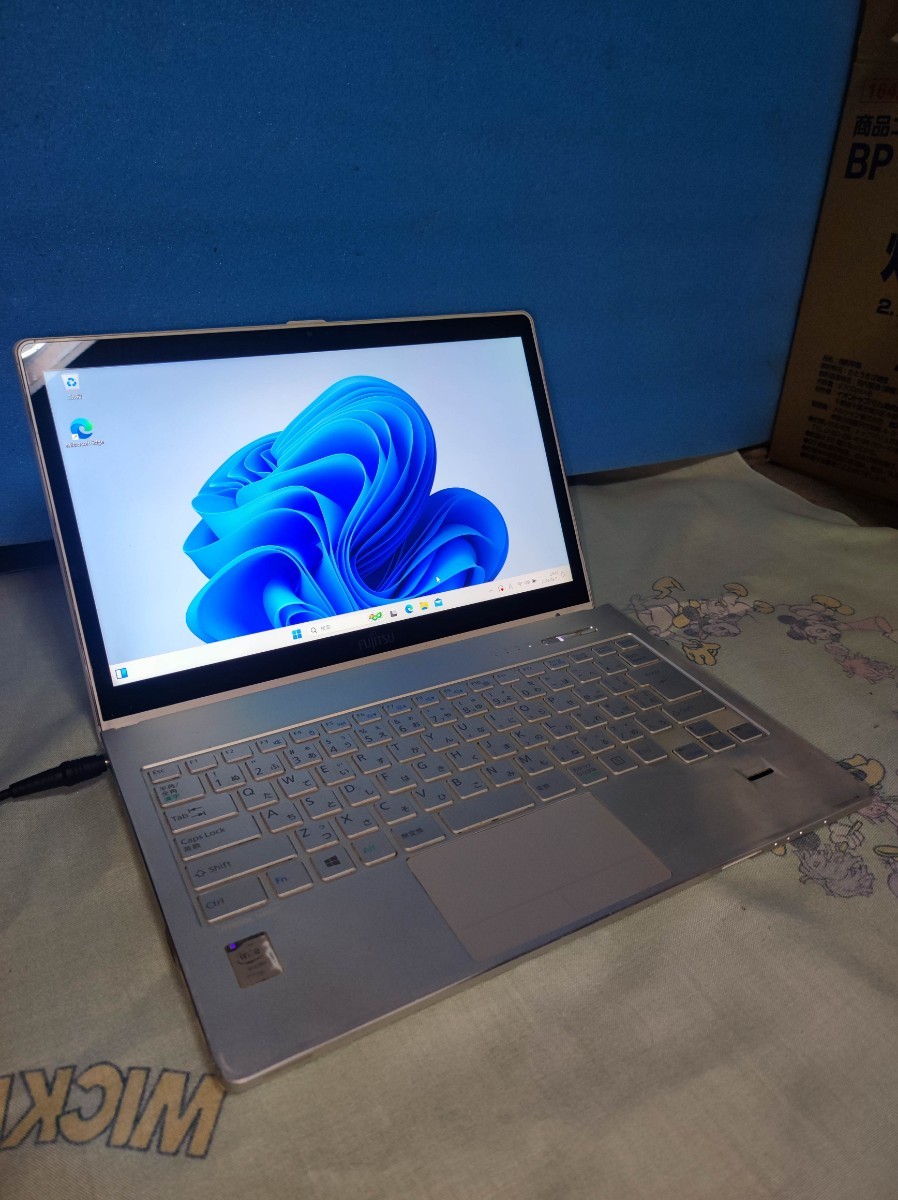 LIFEBOOK 14インチ ミニノート Core i5 windows11 傷あり品_画像1