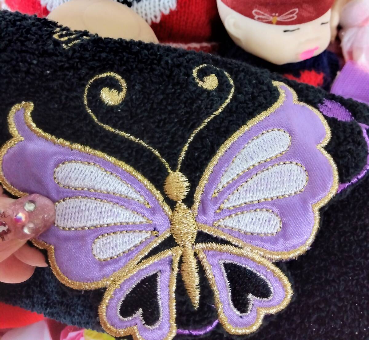 値下げしました！☆彡未使用品【ANNA SUI*/アナスイ タオルハンカチ 情熱の黒 羽ばたくバタフライ柄 およそ25cm*大丸松坂屋百貨店で購入の画像3