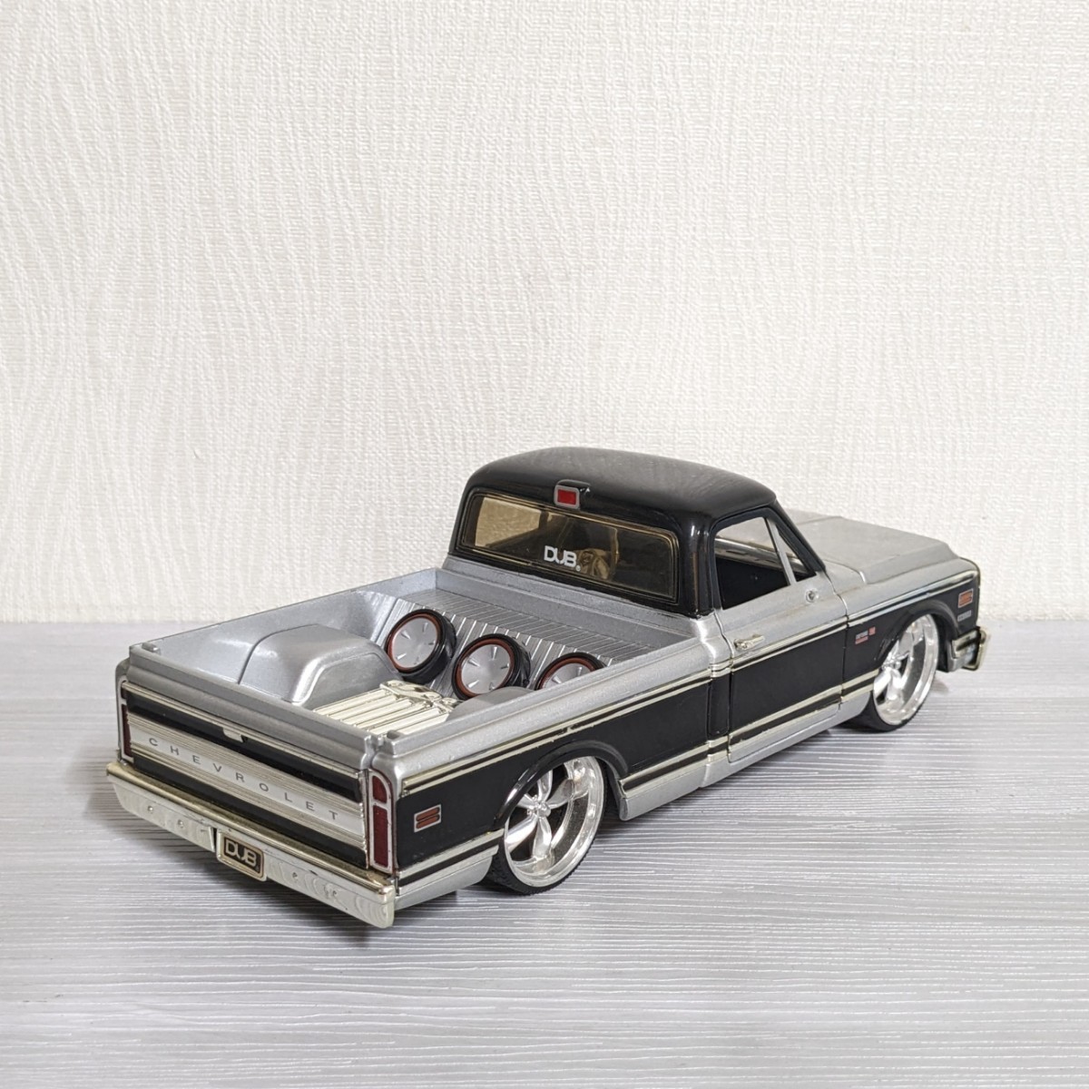 Jada 1/24 シボレー シャイアン カスタム ピックアップ 1972 CHEVROLET Cheyenne PICK UP トラック アメ車 ダイキャスト ミニカー_画像4