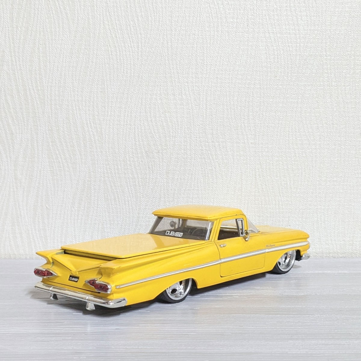 Jada 1/24 シボレー エルカミーノ 1959 CHEVROLET El Camino ローライダー カスタム アメ車 ダイキャスト ミニカー_画像4