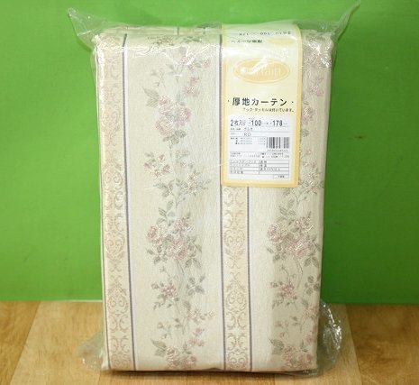 即決 未使用 厚地カーテン 巾100cm×丈178㎝ 2枚入 ガルボ RO 洗える 形状記憶 遮光 遮熱 保温 花柄 裏地付 ユニベール_画像2