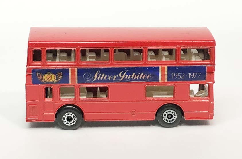  London bus ( many layer floor bus ) (079) MB 17 ~1952-1977 Silver Jubilee.~