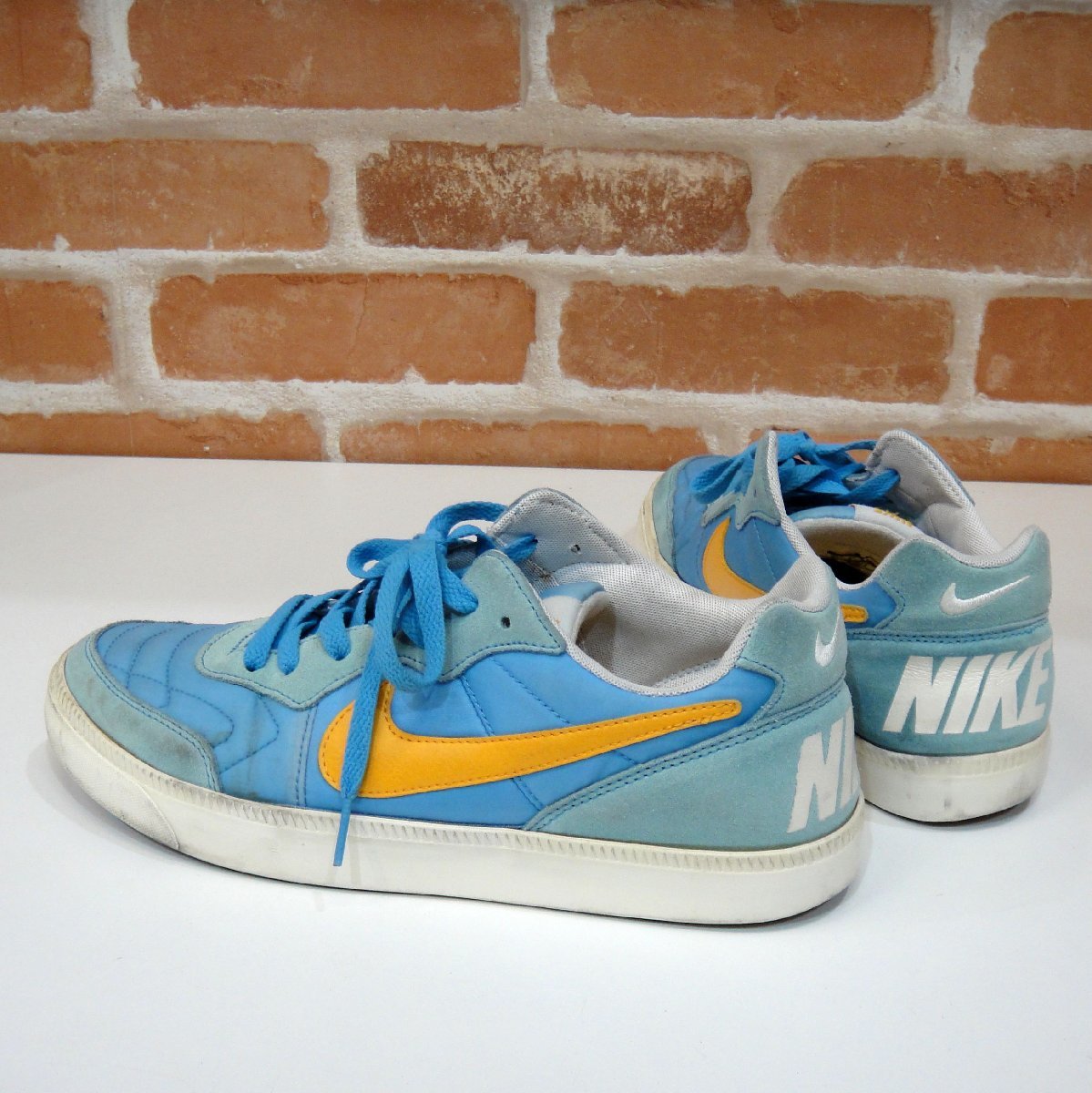 2561T　ナイキ NIKE フットボール TIEMPO TRAINER 644843-420 ティエンポトレーナー メンズ 27cm スニーカー 靴 サッカー_画像1