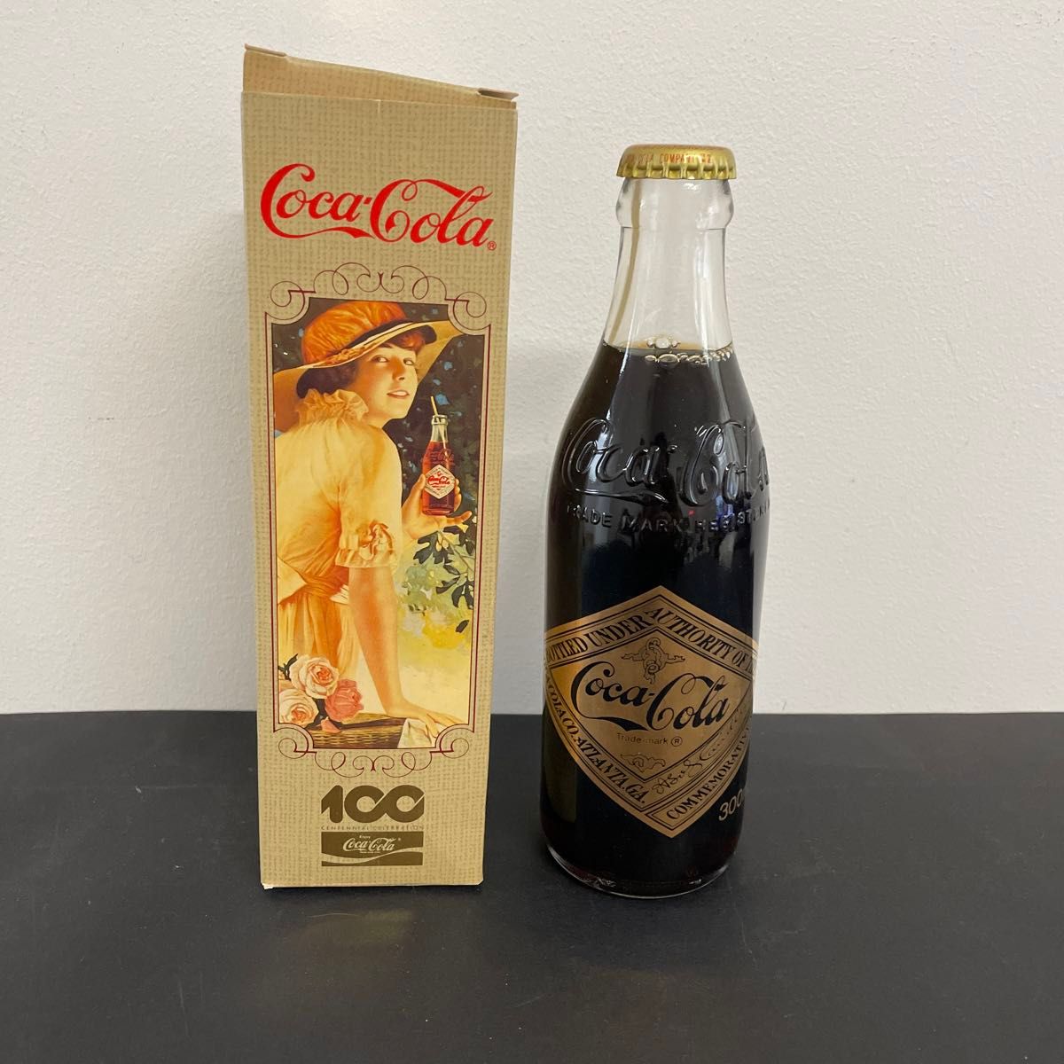 コカコーラ100年記念ボトル非売品