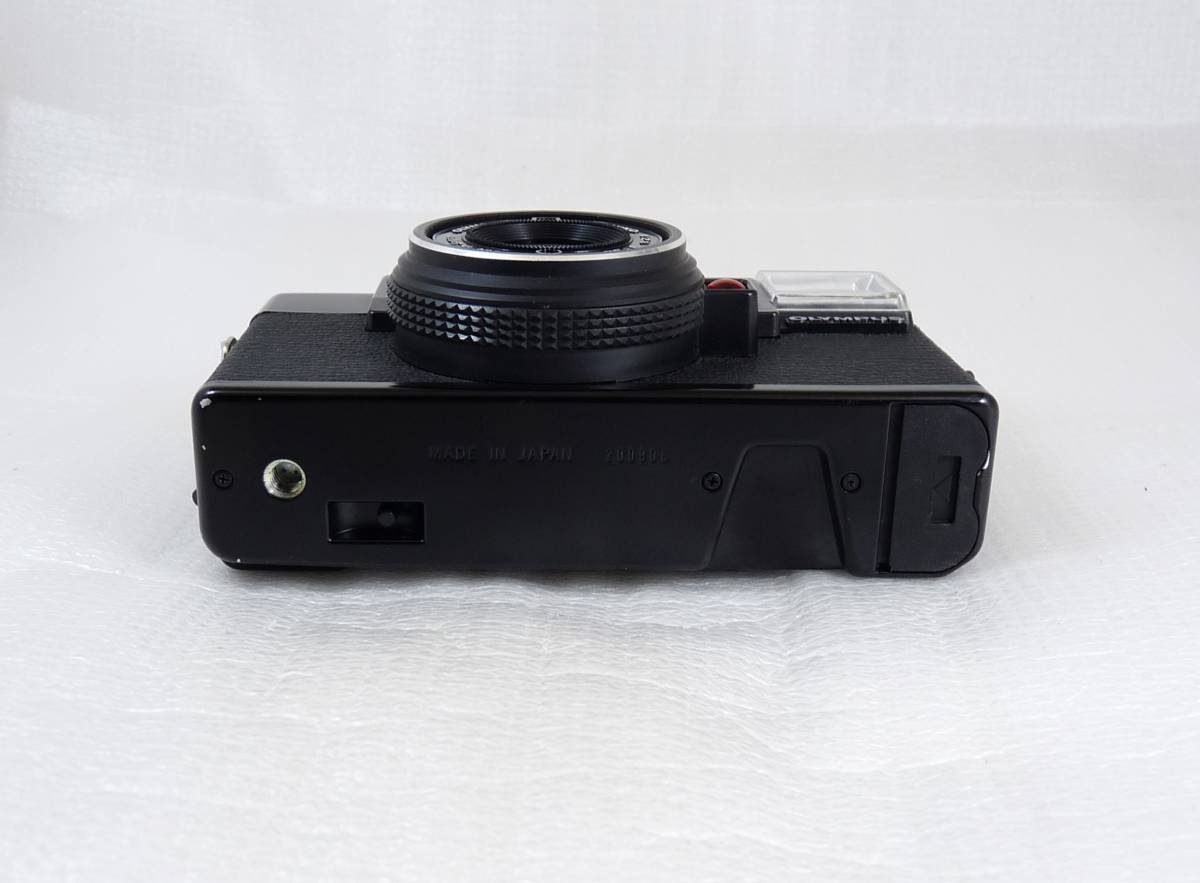 【可動品】フィルム コンパクトカメラ OLYMPUS C-AF AUTO FOCUS QUARTZDATE.　レンズ D.ZUIKO 38ｍｍ F2.8 搭載 ケース.ストラップ 付_画像6