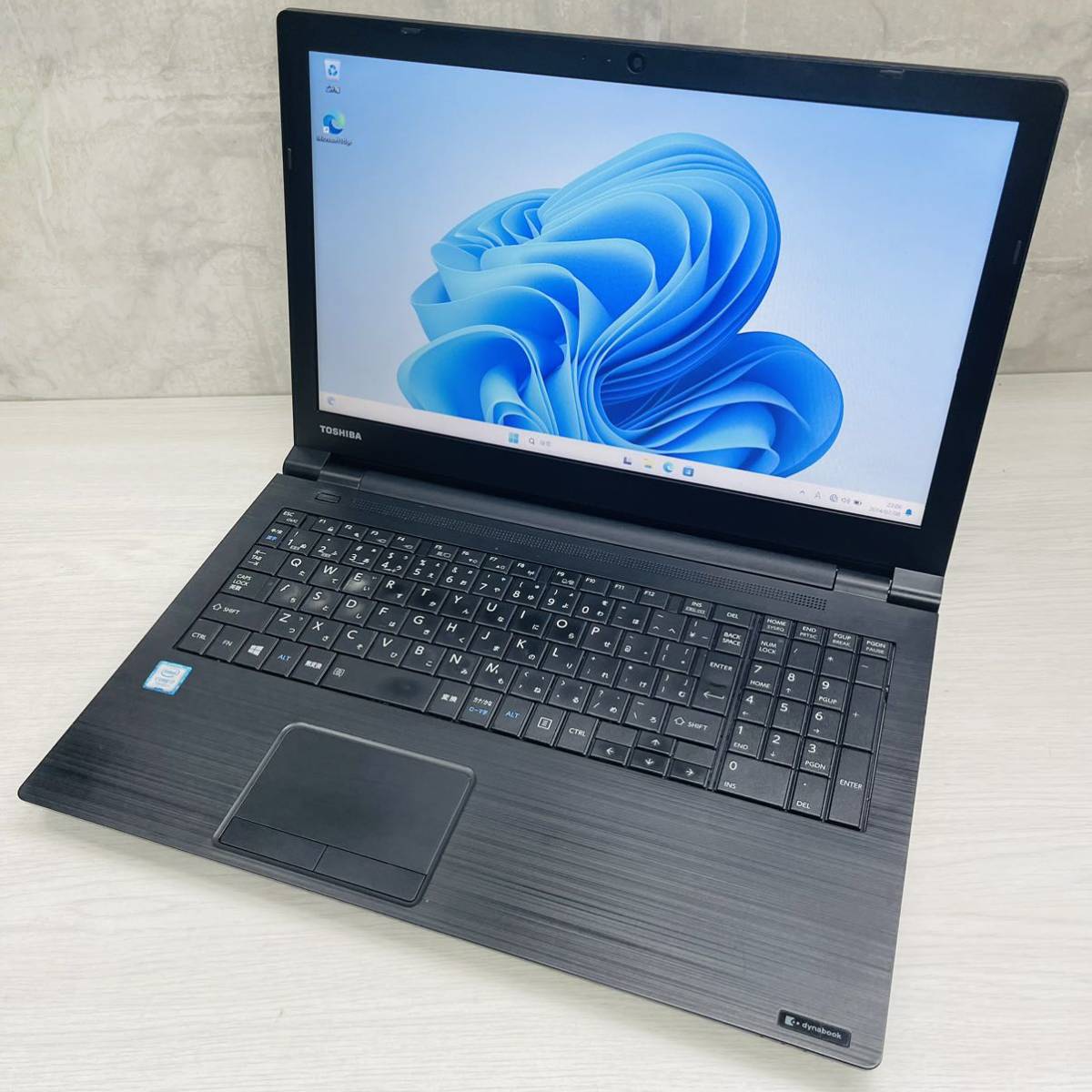 [在庫40台] 東芝 Dynabook B65 Windows 11 Pro 7世代Core i7-7500U 8GB SSD256GB 15.6インチ カメラ有りモデル DVDドライブ付き_画像3