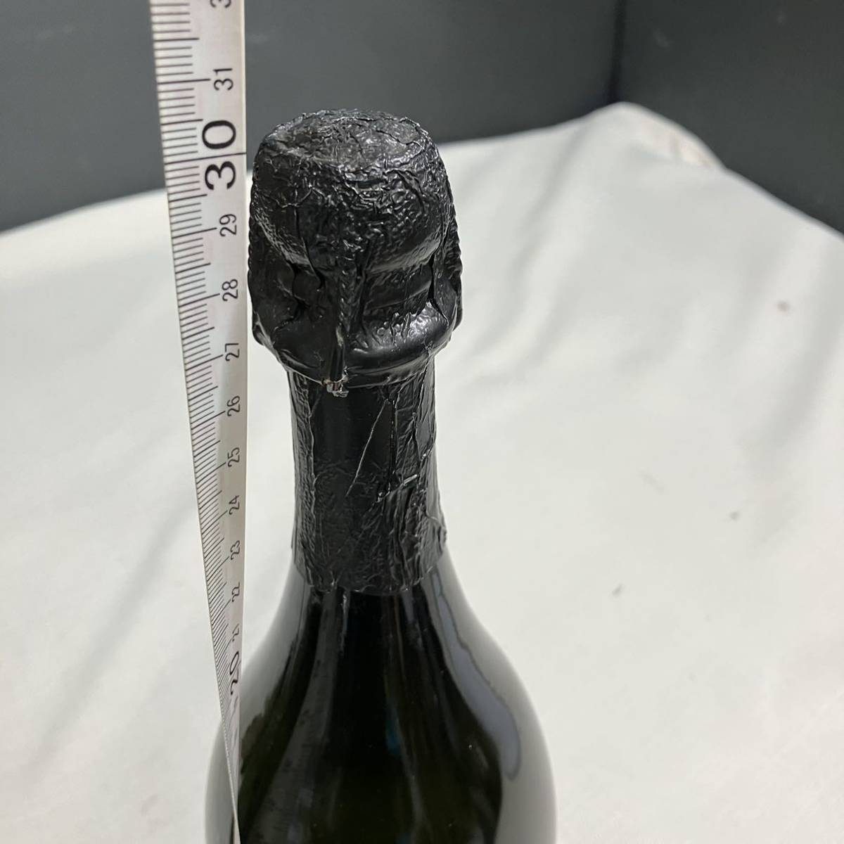 空瓶 Dom Perignon ドンペリニヨン Vintage 高さ30cm ディスプレイ用_画像4