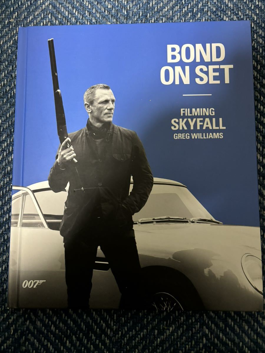 BOND ON SET 007 スカイフォール　メイキング本_画像1